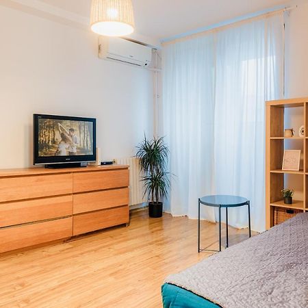 City Center Downtown Apartment Бухарест Экстерьер фото