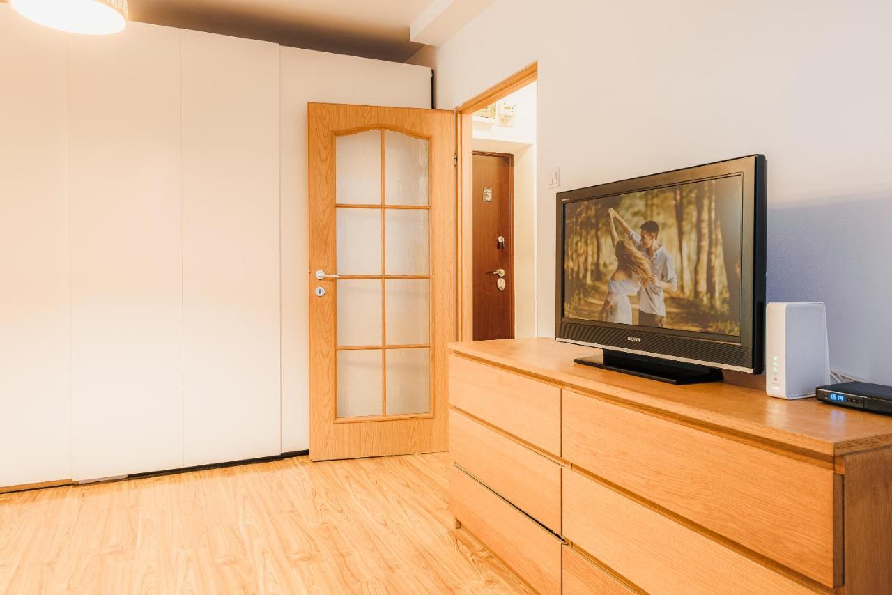 City Center Downtown Apartment Бухарест Экстерьер фото