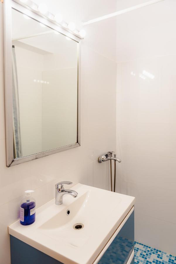 City Center Downtown Apartment Бухарест Экстерьер фото